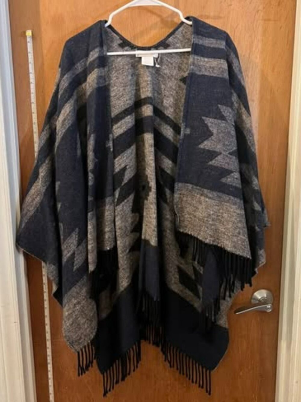 🐻Christina Chiti - Gray Southwestern Design Open Poncho